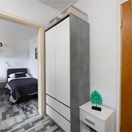 Apartamento Prskalo By Interhome Jesenice (Split-Dalmatia)